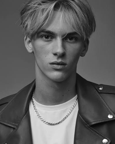Dominik Sadoch