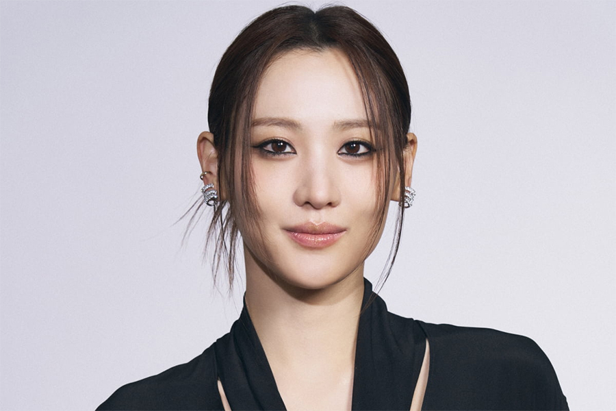 Claudia Kim